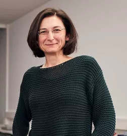 Picture and link of Zeynep Ökten